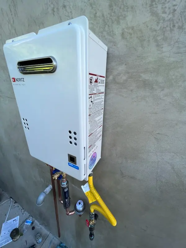Tankless water heater installation for Downtown Santa Ana homes
